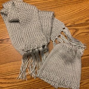 Old navy knit scarf and hat